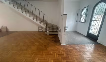 Casa para locação no Brooklin, 4 dormitórios, quintal , edícula e 2 vagas.