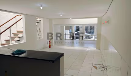 SOBRADO COMERCIAL A VENDA OU LOCAÇÃO COM 231M² COM 2 SALAS  NA CHÁCARA SANTO ANTÔNIO