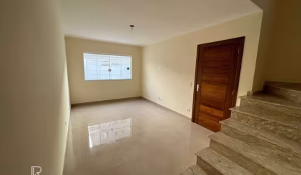 'Luxuoso Sobrado de 3 Dormitórios com Suíte Master e Acabamento Impecável na Vila Galvão, Guarulhos!'