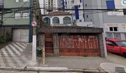 Oportunidade Imperdível: Casa Antiga em Localização Estratégica com Potencial Comercial!