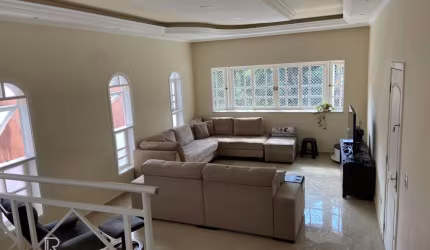 'Espetacular Sobrado de Luxo em Condomínio Exclusivo: Tranquilidade e Sofisticação nos Alpes da Cantareira!'