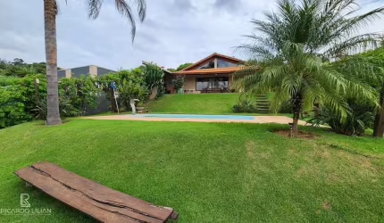 Maravilhosa Chacara na cidade de Atibaia - 3 dormitórios, piscina, espaço gourmet e  1000m² de terreno.