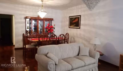 Maravilhosa casa assobradada com 3 suites e muito espaço para o conforto da sua familia