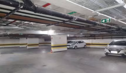 51 Vagas de Garagem