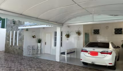 5 Quartos - 4 Suites - 230 m² - Quarto de Serviço - 4 Vagas de Garagerm