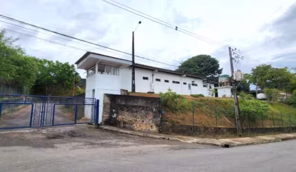 Galpão Para Caminhoes - Empresa de Cargas