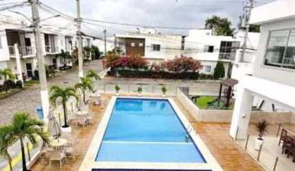 4 Quartos - 3 Suítes - Closet - 200 m² - Varanda - Armários - 1 Vaga de Garagem