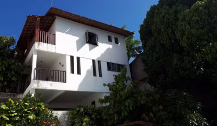 4 Quartos - 2 Suítes - 355 m² - Gabinete - 2 Varandas