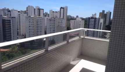 4 Quartos - 1 Suíte - 112 m² - Varanda - 2 Vagas de Garagem.