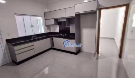 Casa nova, moderna e pronta para morar!