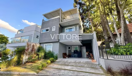 Sobrado 215M² - 05 Dormitórios - Centro - São José dos Pinhais