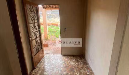 Casa com 3 dormitórios para alugar, 79 m² por R$ 750/mês - Centro - Itapuí/SP