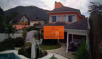 LIVE VENDE: Excelente Casa com 7 dormitórios, beira-mar , pé na areia de Itacoatiara, 720 m² por R$ 6.000.000 - Itacoatiara - Niterói/RJ