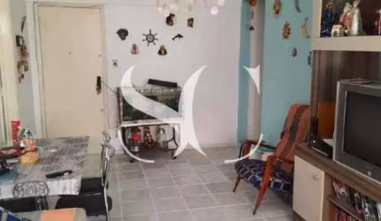 Vende-se apartamento para reforma no bairro da Aparecida, com:
