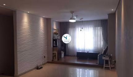 Vende-se casa triplex com piscina no bairro do Marapé!
