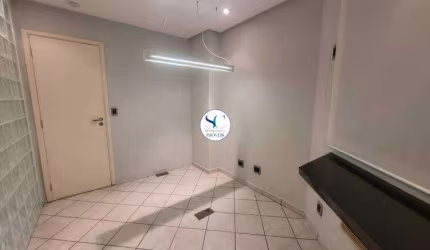 Sala Comercial à venda em Santos no bairro da Vila Nova!