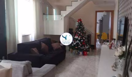 Casa triplex à venda no bairro do Embaré na cidade de Santos!