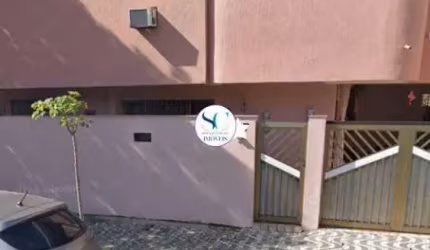 Sobrado à venda com 03 suítes no bairro da Ponta da Praia!