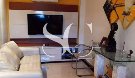 Vende-se sobrado 3 dormitórios no bairro do Macuco em Santos