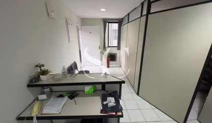 Vende-se sala comercial no bairro Vila Belmiro em Santos