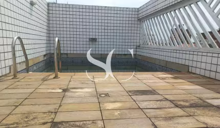 Vende-se Casa Triplex no Bairro de Embaré em Santos.