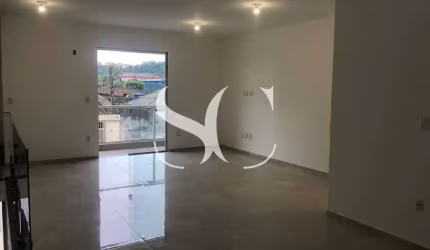 Vende-se casa sobreposta alta no bairro de Santa Maria em Santos.