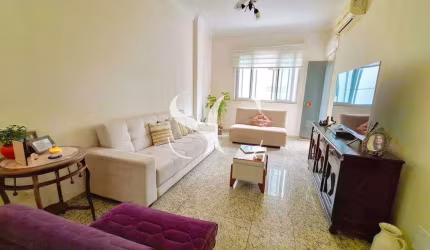 Vende-se apartamento de 02 dormitórios no bairro de Boqueirão em Santos.