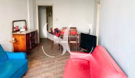Vende-se apartamento de 02 dormitórios frente mar no bairro de Ponta da Praia -em Santos