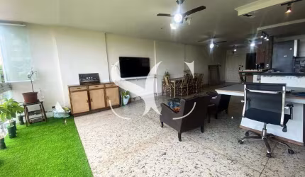Vende-se apartamento de 03 dormitórios sendo 03 suítes no bairro de Gonzaga em Santos.