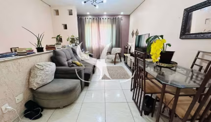 Vende-se casa Sobreposta Alta de 03 dormitórios no bairro do Marapé em Santos