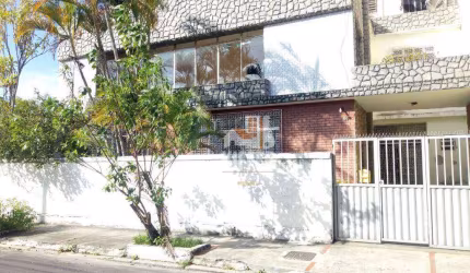 Casa Duplex com 5 Quartos e Vista Panorâmica – Rua Tranquila no Centro de SG, Próx. ao Guanabara