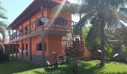 Casa com Piscina, Área Gourmet e Quintal – 3 Quartos, Mobiliada, 200m² Construídos