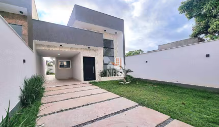 Casa linda com 3 quartos, quintal e churrasqueira em localização privilegiada!
