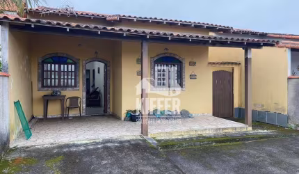 Casa com 3 dormitórios para alugar, 100 m² por R$ 2.776,00/mês - Cordeirinho - Maricá/RJ