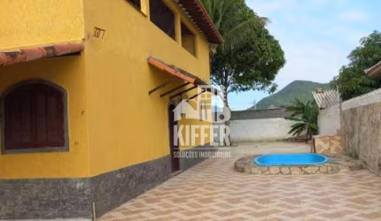 Casa com 2 quartos para alugar, 100 m² por R$ 2.850/mês - Caxito - Maricá/RJ