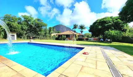 Chácara à Venda com 2.000m² em Itaocaia Valley, Itaipuaçu  Maricá/RJ | Casa com 3 Quartos, Suíte, Piscina e Área Gourmet