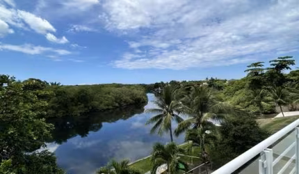 VIVA DE FRENTE AO RIO JOANES - COBERTURA MOBILIADA 4/4 204M²
