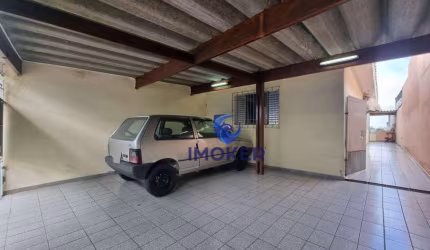 Casa térrea no Itaim Paulista/SP; 3 quartos (1 suíte); 2 vagas; próximo à estação