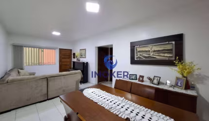 Casa fora de condomínio; 2 dormitórios; 4 vagas; no bairro Jardim Emília, Poá/SP