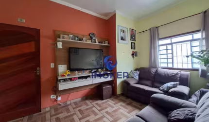 Três casas (moradia familiar ou renda) no bairro Vila Romana, Poá/SP; 7 quartos; 2 vagas