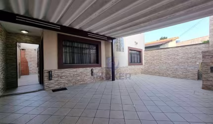 Sobrado próximo ao centro de Suzano/SP; 3 quartos (1 suíte com closet); 3 vagas; mobiliado