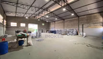 Galpão Industrial (ZUP1) em Suzano/SP; 806 m² de terreno; 640 m² de vão livre; 99 kVA; 2 entradas; estacionamento.