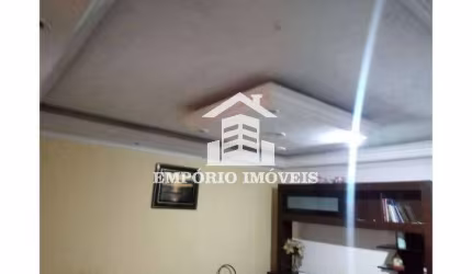 CASA COM 2 DORMITÓRIOS ,NA CIDADE TIRADENTES.