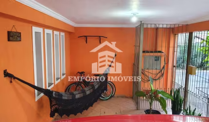 casa com dormitórios e vaga de garagem para dois carros em Barro Branco