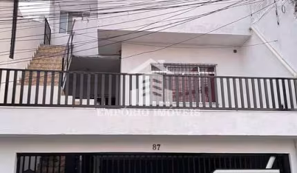Vende -se um imóvel com duas casas, no valor , C$ 330.000,00