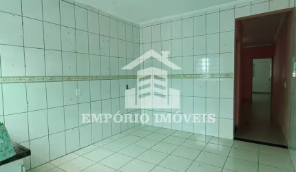 CASA COM 3 CÔMODOS EM JARDIM PEROLA COM  VAGA DE GARAGEM PARA 2 CARROS