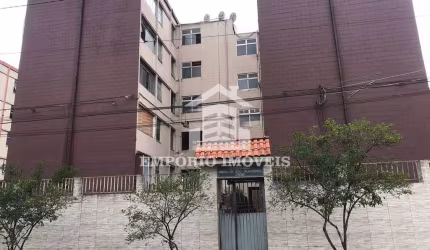 Vende-se um apartamento