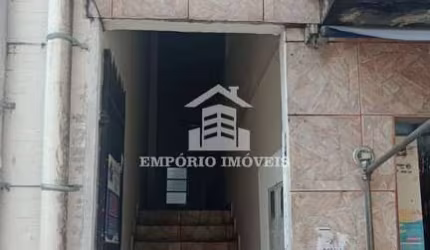 ALUGA-SE UM IMÓVEL PARA FINS COMERCIAL