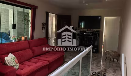 VENDE-SE UMA CASA NA REGIÃO DO JARDIM CAMPOS EM GUAIANAZES