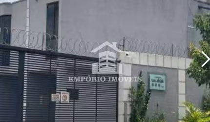 VENDE-SE UM SOBRADO EM CONDOMINIO FECHADO COM BOA LOCALIZAÇÃO